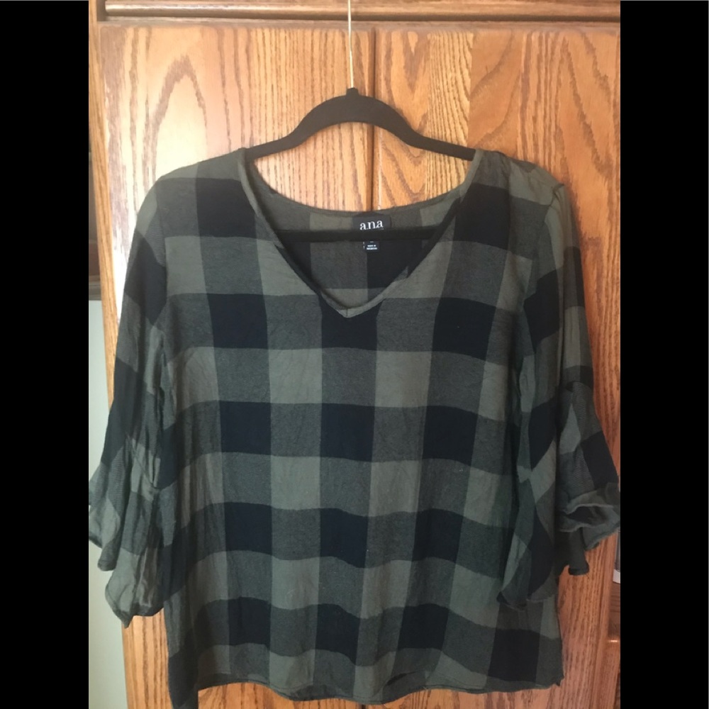 Black & Green plaid shirt, size M